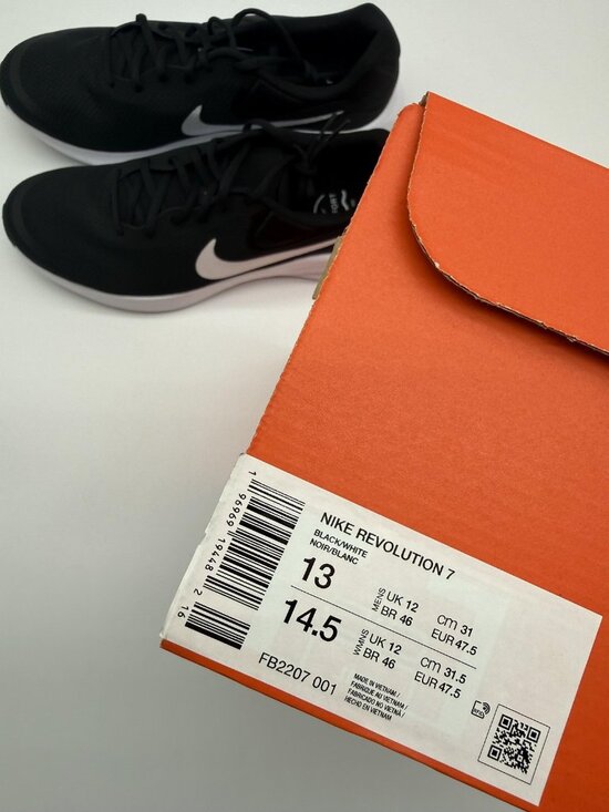 New Nike Revolution 7 Shoes Mens Size 13 Black White Running Comfort FB2207 001